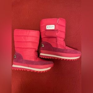 Pink snow boots